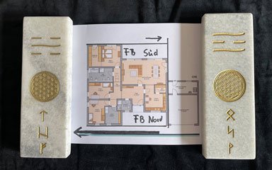 Ich gleiche im Feng Shui Fehlbereiche mit Energie Tableaus aus Ich gleiche im Feng Shui Fehlbereiche mit Energie Tableaus aus