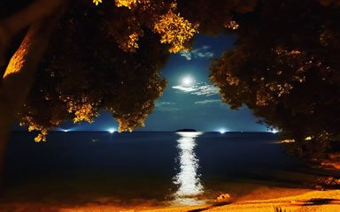 Mond Yin und Sonne Yang (Nähe Zadar, Kroatien) Mond Yin und Sonne Yang (Nähe Zadar, Kroatien)