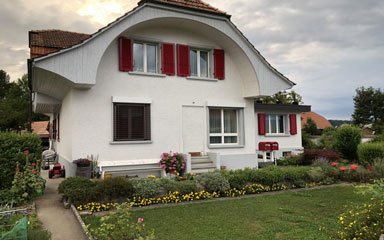 Quifzrage: wo ist die Tür? Wo geht es rein? Quifzrage: wo ist die Tür? Wo geht es rein?
